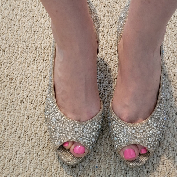 Kelly & Katie Gold shoes size 8 - Picture 7 of 8